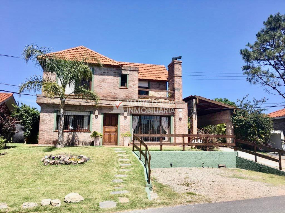 Casa ID.40280 - Hermosa casa a la venta de 5 dormitorios