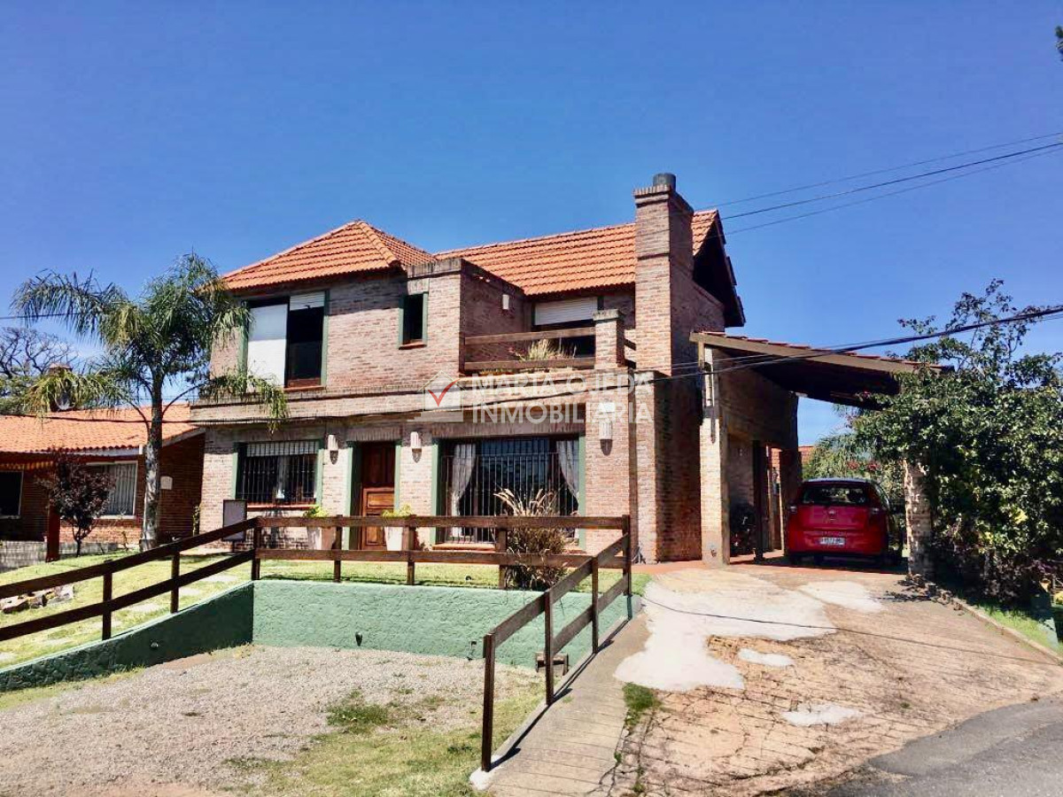 Casa ID.40280 - Hermosa casa a la venta de 5 dormitorios