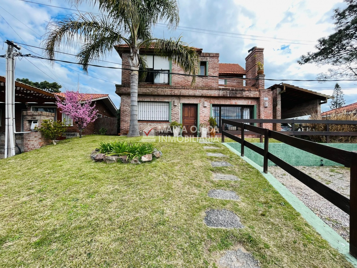 Casa ID.40280 - Hermosa casa a la venta de 5 dormitorios