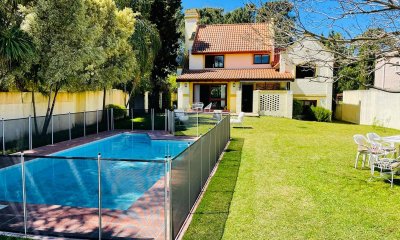 Casa en venta de 4 dormitorios en Beverly Hills, Punta del Este.