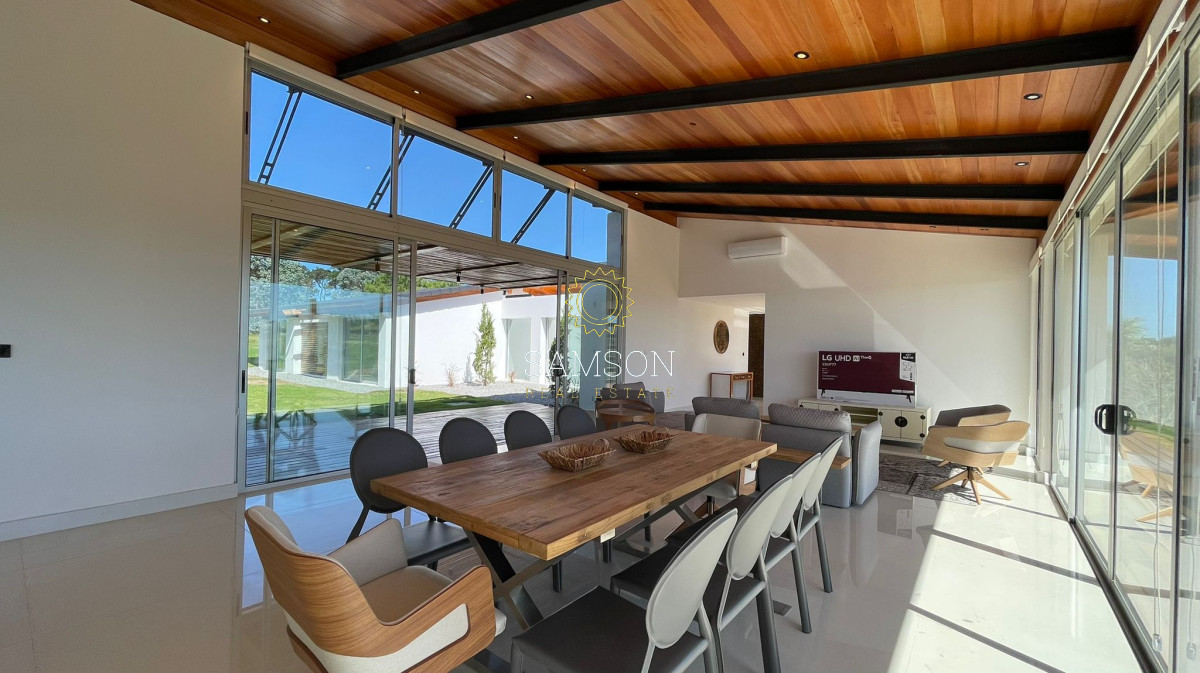 Casa ID.65507 - VENTA DE ESPECTACULAR CASA DE 4 DORMITORIOS EN PUEBLO MIO