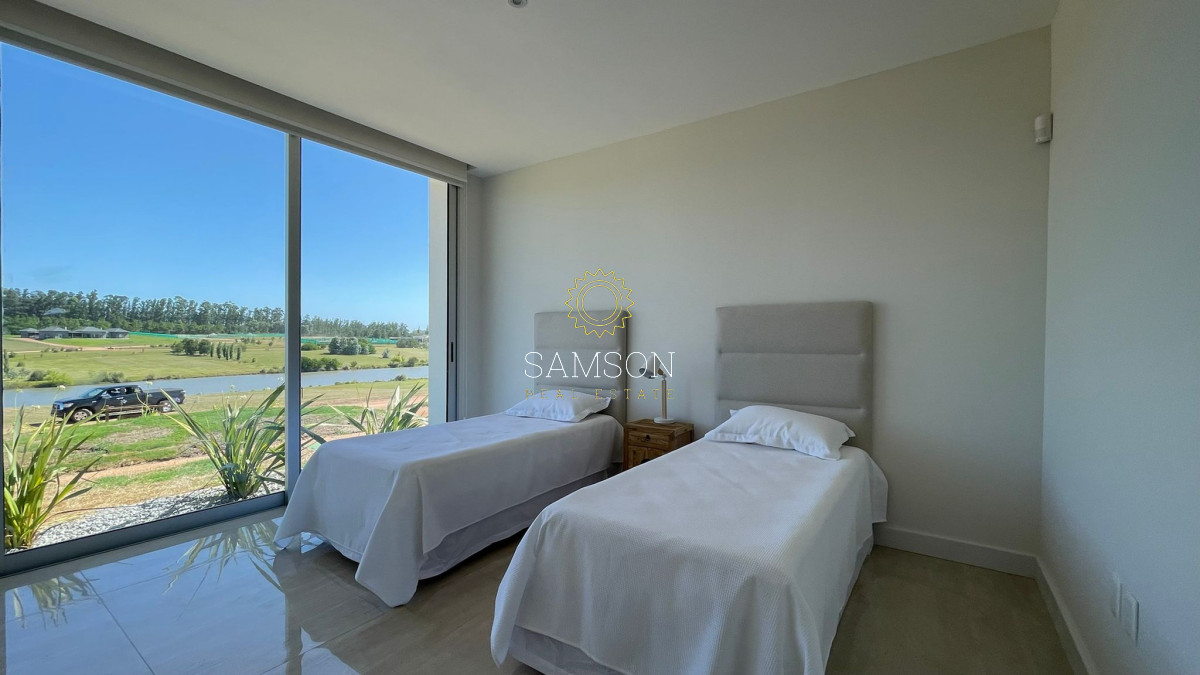 Casa ID.65507 - VENTA DE ESPECTACULAR CASA DE 4 DORMITORIOS EN PUEBLO MIO