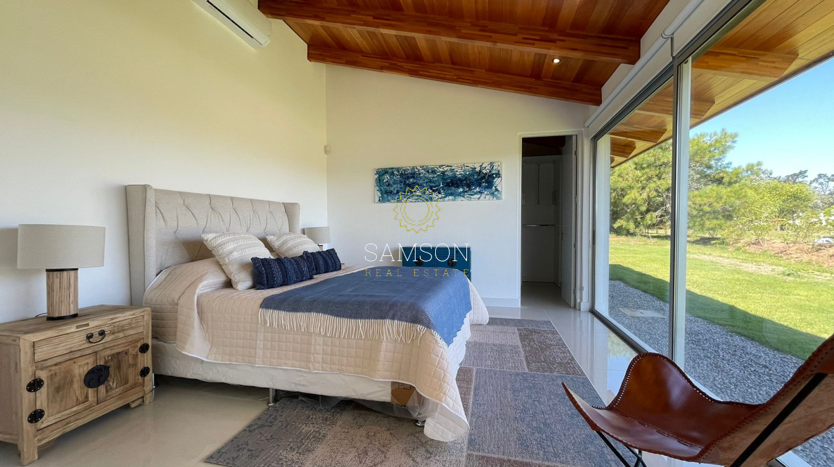 Casa ID.65507 - VENTA DE ESPECTACULAR CASA DE 4 DORMITORIOS EN PUEBLO MIO