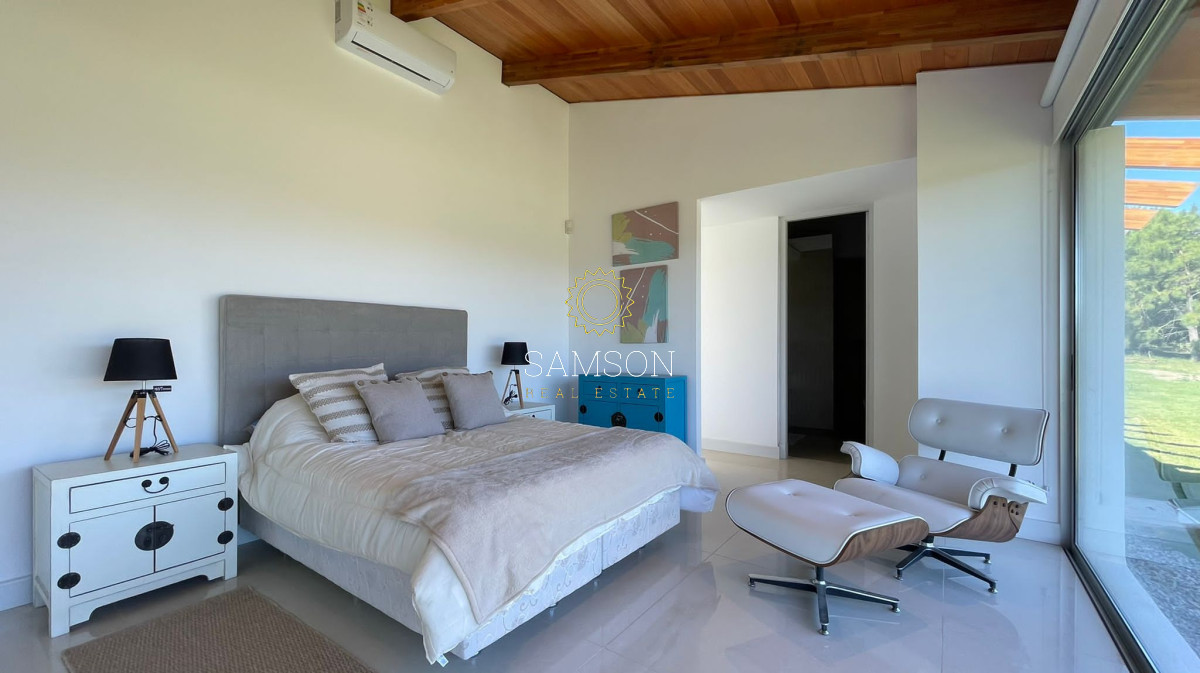 Casa ID.65507 - VENTA DE ESPECTACULAR CASA DE 4 DORMITORIOS EN PUEBLO MIO