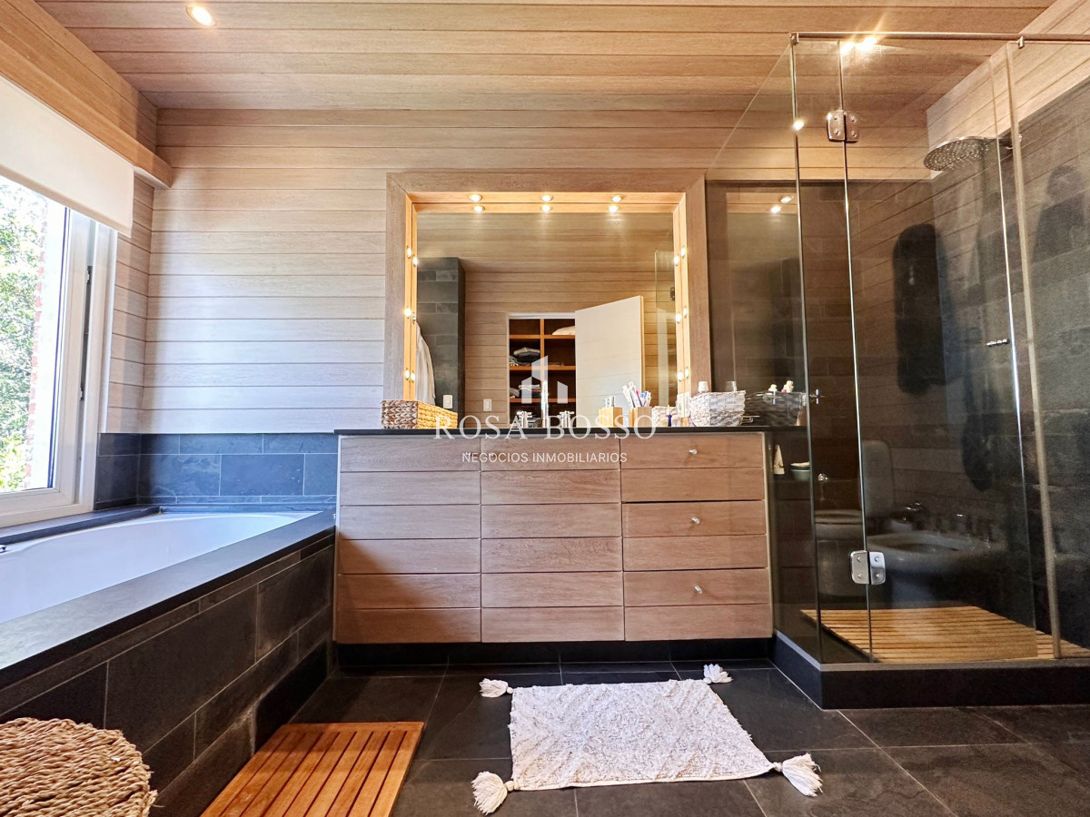 Apartamento ID.9142 - Casa en venta en zona Lugano Punta del Este 
