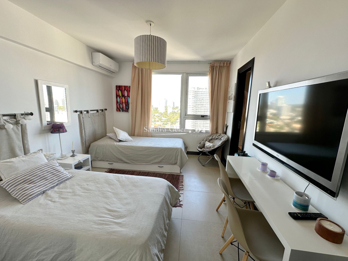 Apartamento ID.2029 -  Gala Tower, Mansa Gran vista al mar, venta,  Punta del Este
