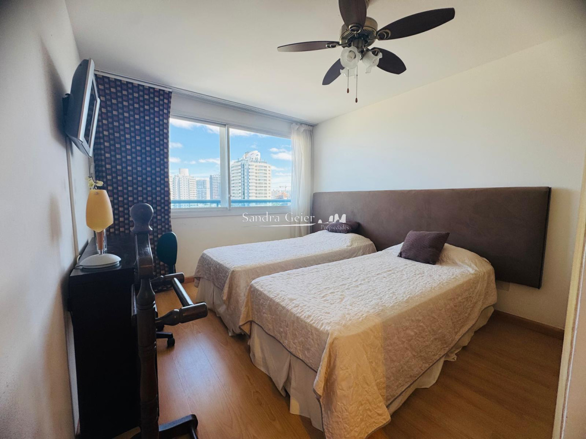 Apartamento ID.2866 - Apartamento de 3 dormitorios en venta en torre Nueva York, Punta del Este.