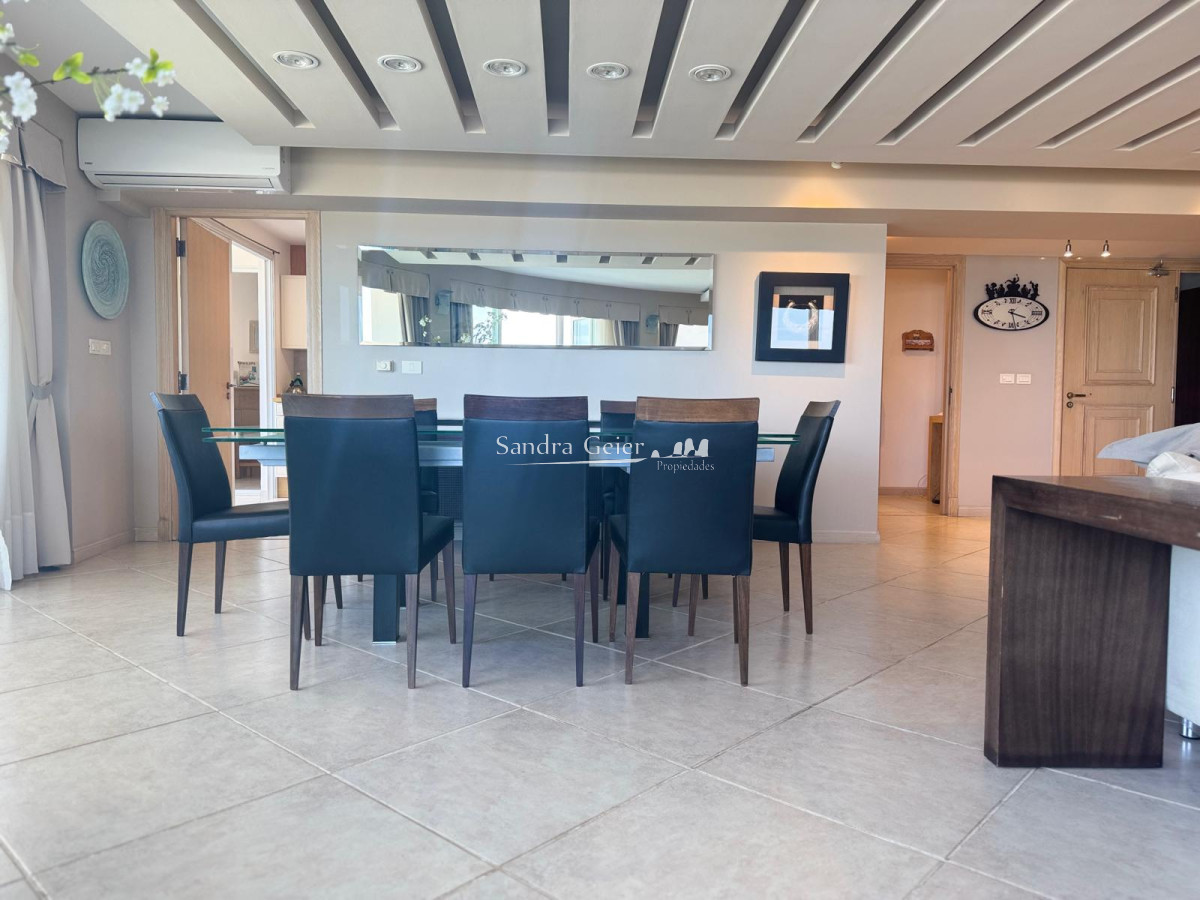 Apartamento ID.2866 - Apartamento de 3 dormitorios en venta en torre Nueva York, Punta del Este.