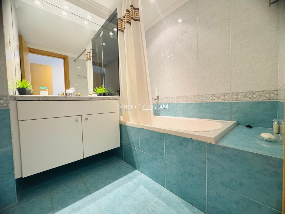 Apartamento ID.2866 - Apartamento de 3 dormitorios en venta en torre Nueva York, Punta del Este.