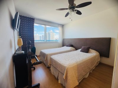 Apartamento ID.2866 - Apartamento de 3 dormitorios en venta en torre Nueva York, Punta del Este.