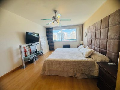 Apartamento ID.2866 - Apartamento de 3 dormitorios en venta en torre Nueva York, Punta del Este.