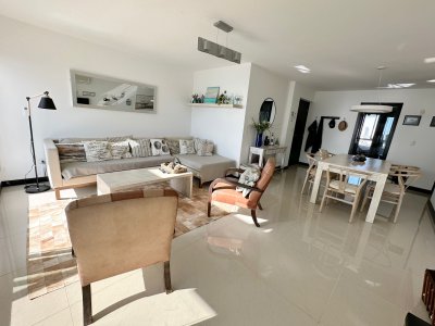 Apartamento ID.2029 -  Gala Tower, Mansa Gran vista al mar, venta,  Punta del Este