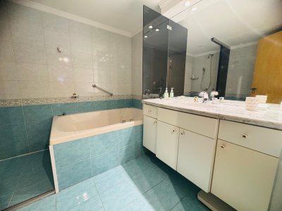 Apartamento ID.2866 - Apartamento de 3 dormitorios en venta en torre Nueva York, Punta del Este.