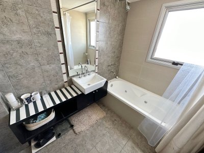 Apartamento ID.2029 -  Gala Tower, Mansa Gran vista al mar, venta,  Punta del Este