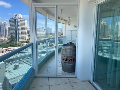 Apartamento ID.2866 - Apartamento de 3 dormitorios en venta en torre Nueva York, Punta del Este.