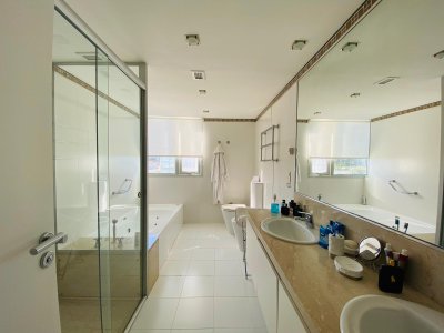 Apartamento ID.1727 - DEPARTAMENTO EN TORRE LE PARC PUNTA DEL ESTE 