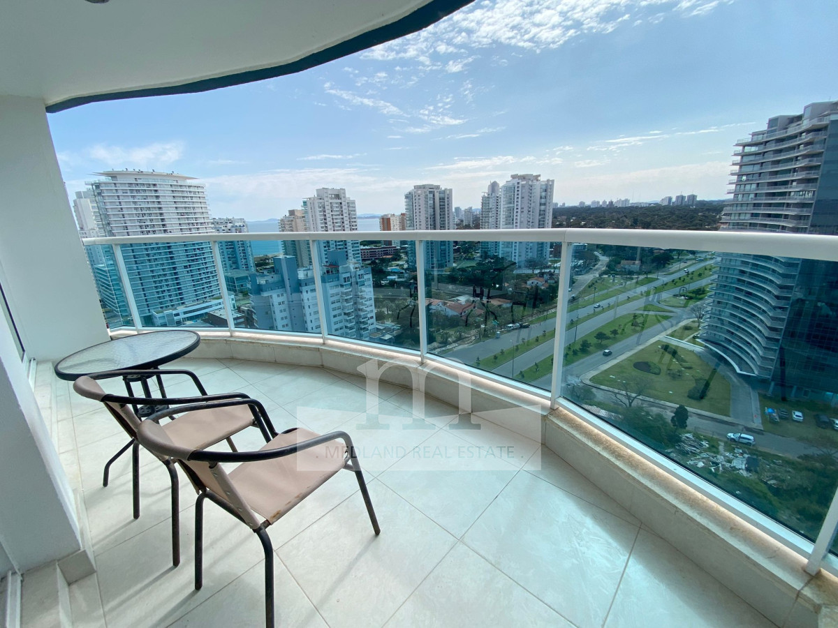 Apartamento ID.447 - Apartamento en venta con 2 suites en Casino Tower, Punta del Este.
