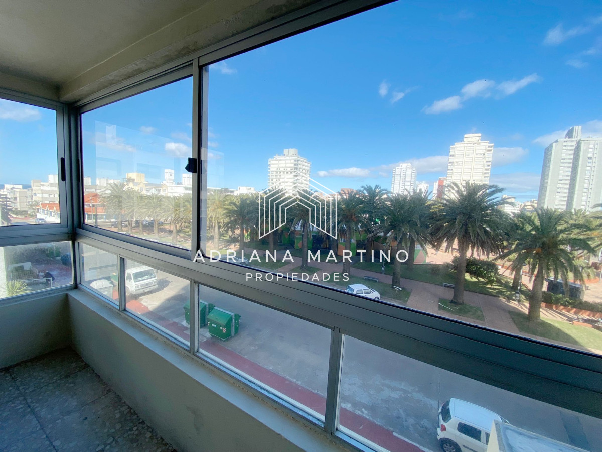 Apartamento ID.70105 - VENTA APARTAMENTO DE 3 DORMITORIOS EN TORRE DE CATEGORÍA
