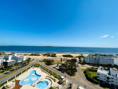 PISO ALTO CON VISTA AL MAR EN EDIFICIO LE JARDIN 