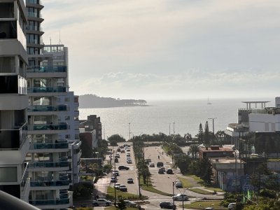 Departamento de 3 dormitorios en Edificio Forest 2, Chiverta Punta Del Este
