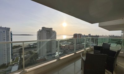 Hermoso departamento en venta de 2 dormitorios en playa Mansa, Punta del Este