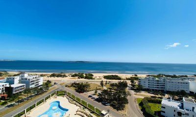 PISO ALTO CON VISTA AL MAR EN EDIFICIO LE JARDIN