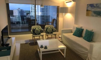 DEPARTAMENTO DE 2 DORMITORIOS EN TORRE ESMERALDA, PUNTA DEL ESTE
