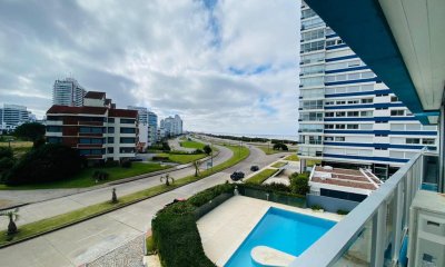 VENTA DE DEPARTAMENTO DE 3 DORMITORIOS EN EDIFICIO OCEAN TOWER PUNTA DEL ESTE