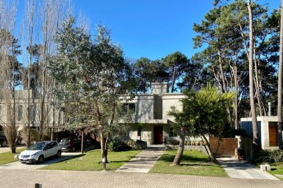 CASA EN RINCON DEL INDIO EN BARRIO PRIVADO