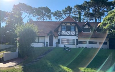 CASA 5 DORMITORIOS, LUGANO, PUNTA DEL ESTE 