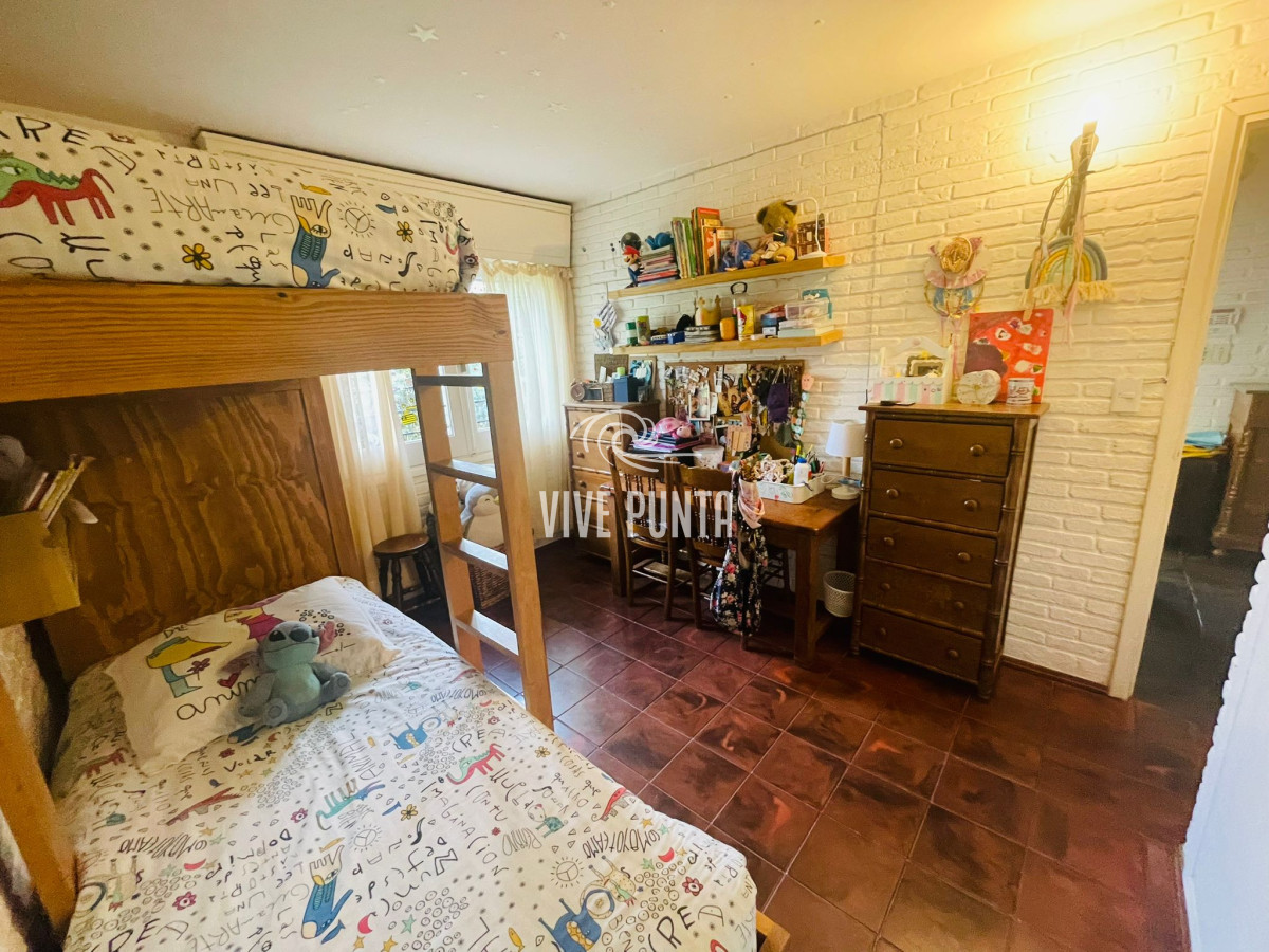 Casa ID.368 - Casa en Venta de 2 Dormitorios en Pinares, Punta del Este