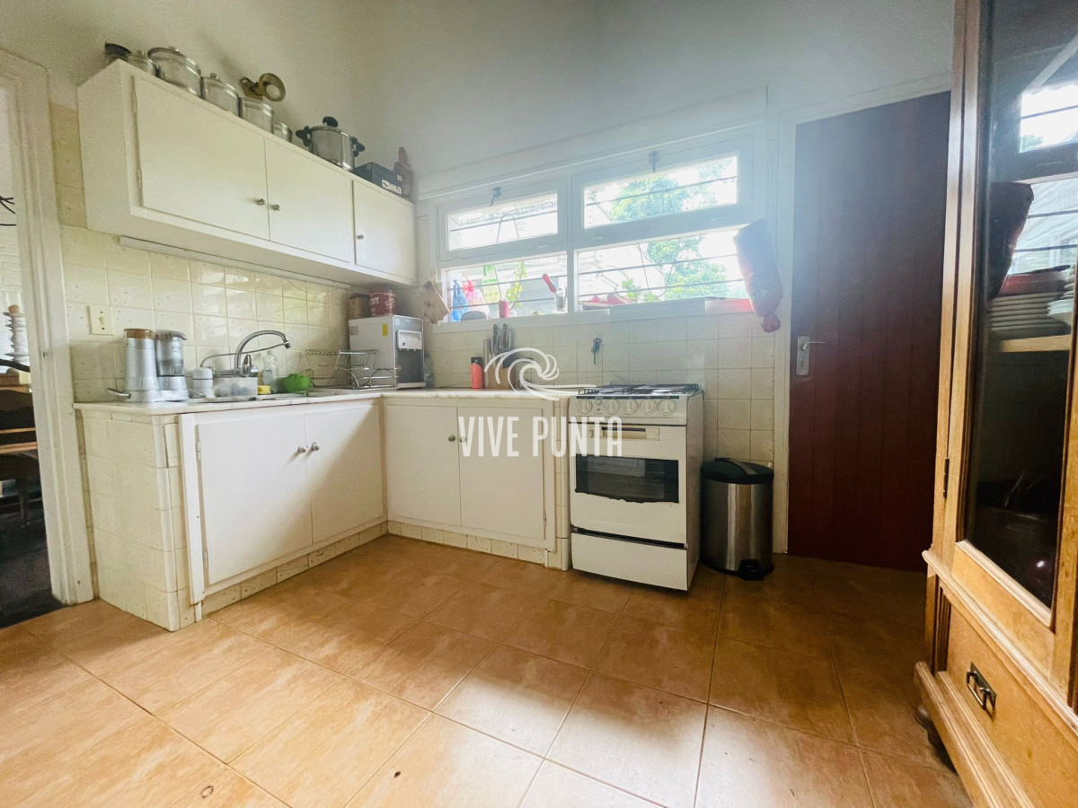 Casa ID.368 - Casa en Venta de 2 Dormitorios en Pinares, Punta del Este