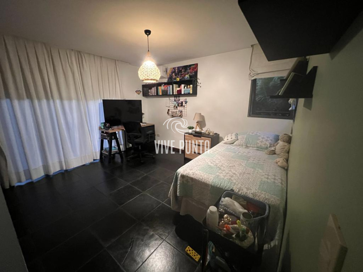 Casa ID.369 - Casa de 4 Dormitorios en Venta en Marly, Punta del Este