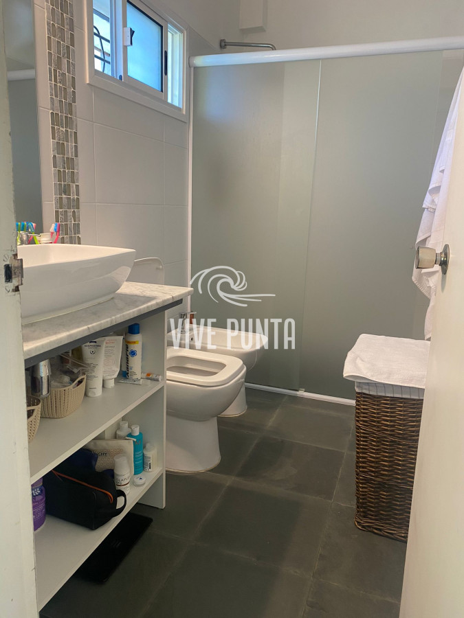 Casa ID.368 - Casa en Venta de 2 Dormitorios en Pinares, Punta del Este