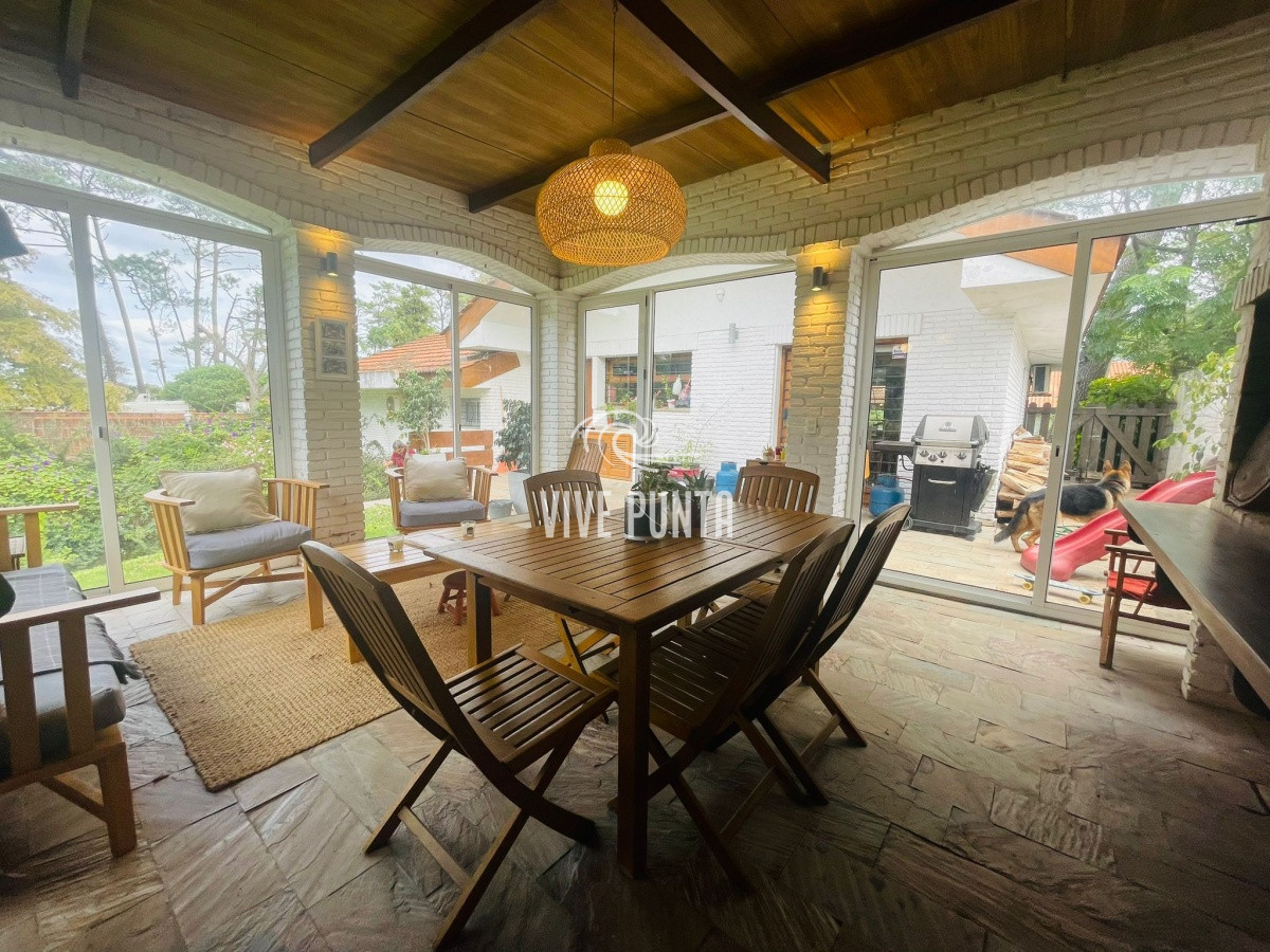 Casa ID.368 - Casa en Venta de 2 Dormitorios en Pinares, Punta del Este