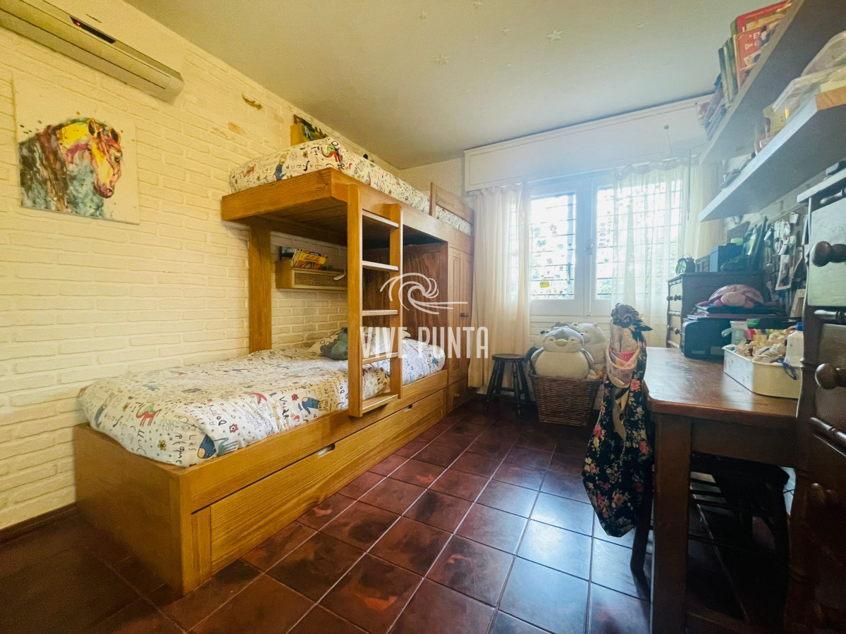 Casa ID.368 - Casa en Venta de 2 Dormitorios en Pinares, Punta del Este