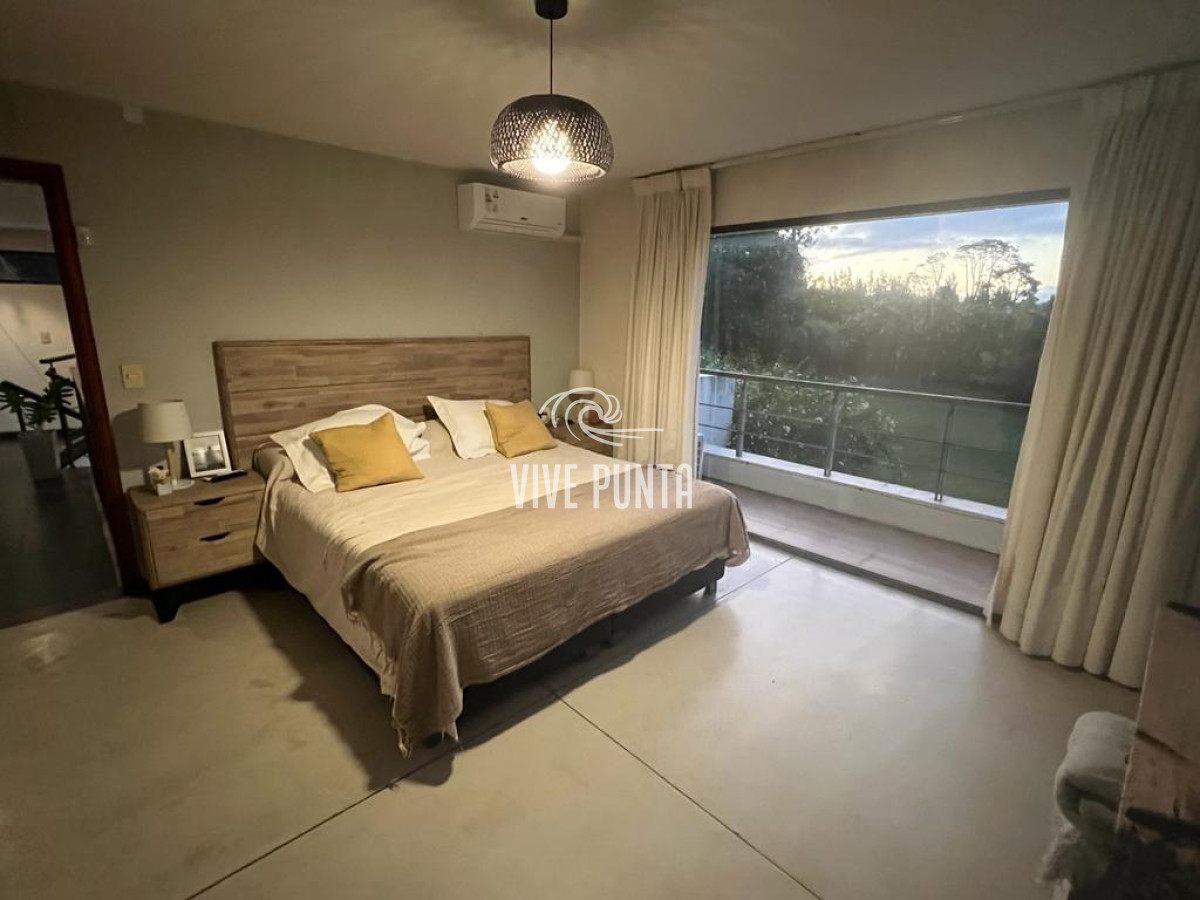 Casa ID.369 - Casa de 4 Dormitorios en Venta en Marly, Punta del Este