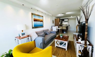 Apartamento en venta de 1 dormitorio en edificio Gala Vista, Punta del Este.