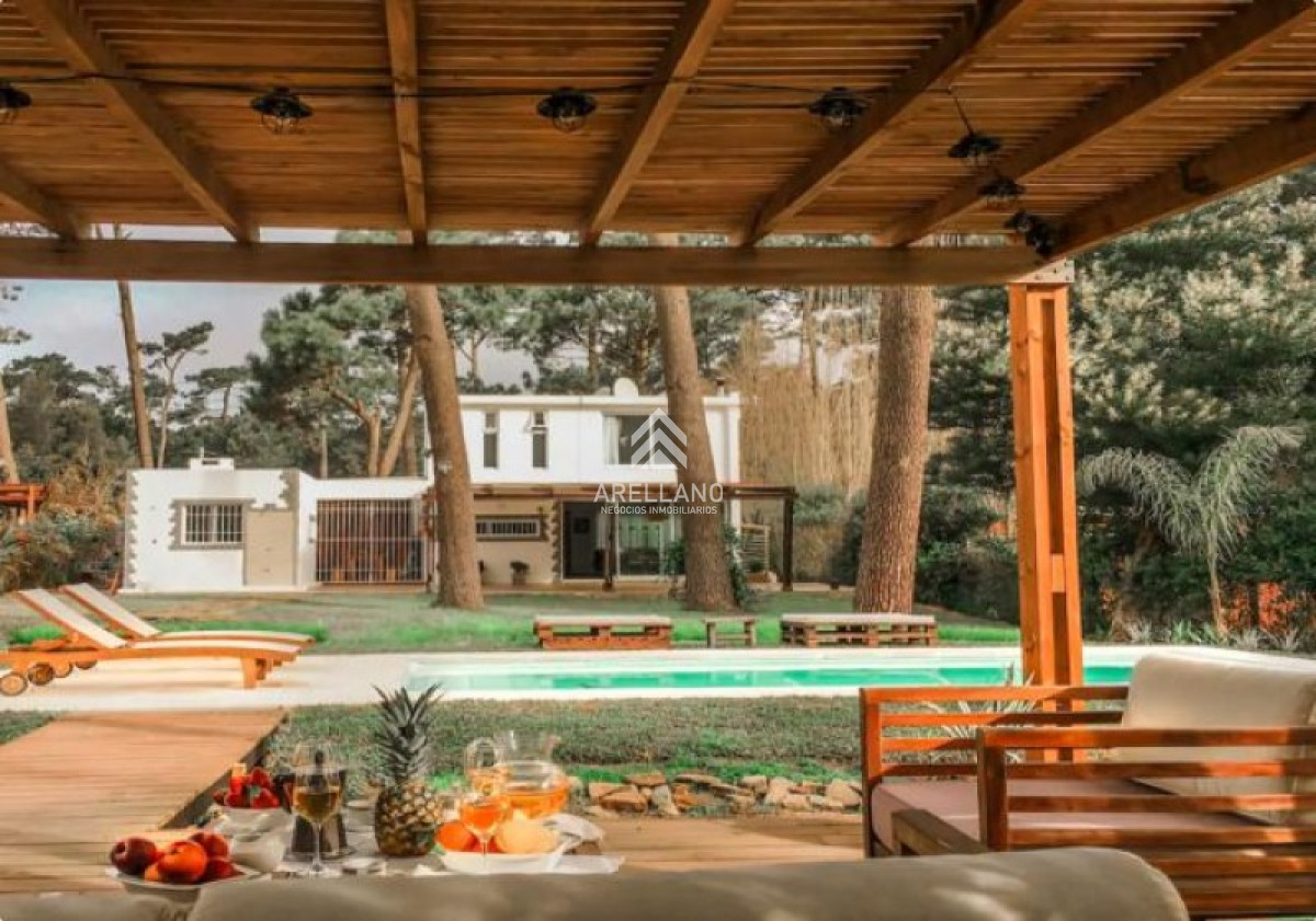Casa ID.3534 - Casa en venta de 4 dormitorios en Punta del Este.