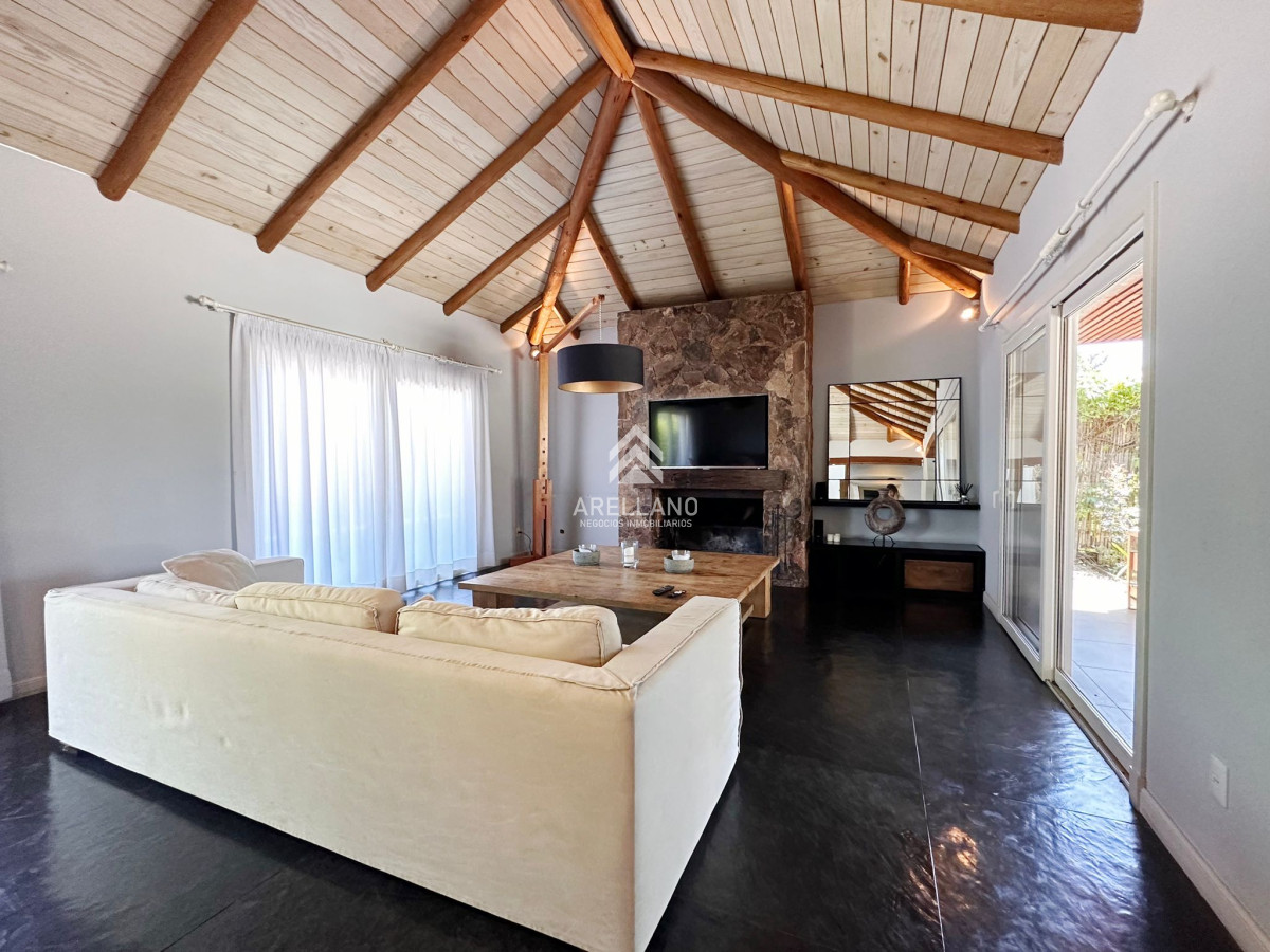 Casa ID.3332 - Casa en venta en zona Lugano