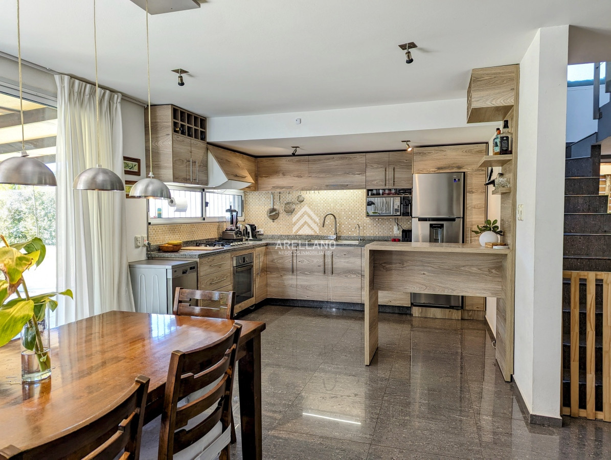 Casa ID.3534 - Casa en venta de 4 dormitorios en Punta del Este.