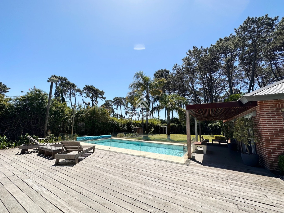 Casa ID.3332 - Casa en venta en zona Lugano