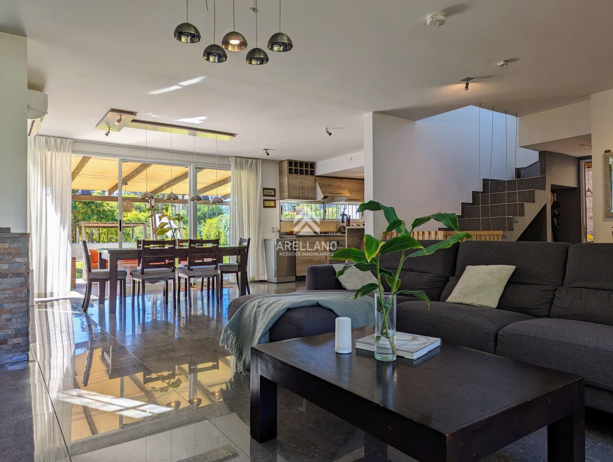 Casa ID.3534 - Casa en venta de 4 dormitorios en Punta del Este.