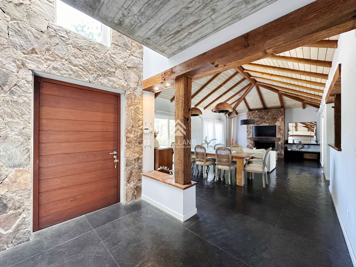 Casa ID.3332 - Casa en venta en zona Lugano