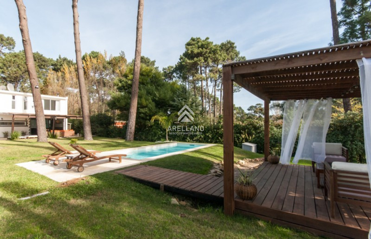 Casa ID.3534 - Casa en venta de 4 dormitorios en Punta del Este.