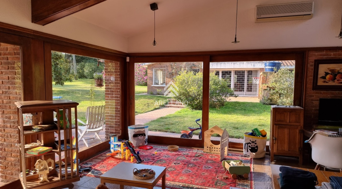Casa ID.3329 - Venta casa 3 Dormitorios en Suite en San Rafael, Punta del Este