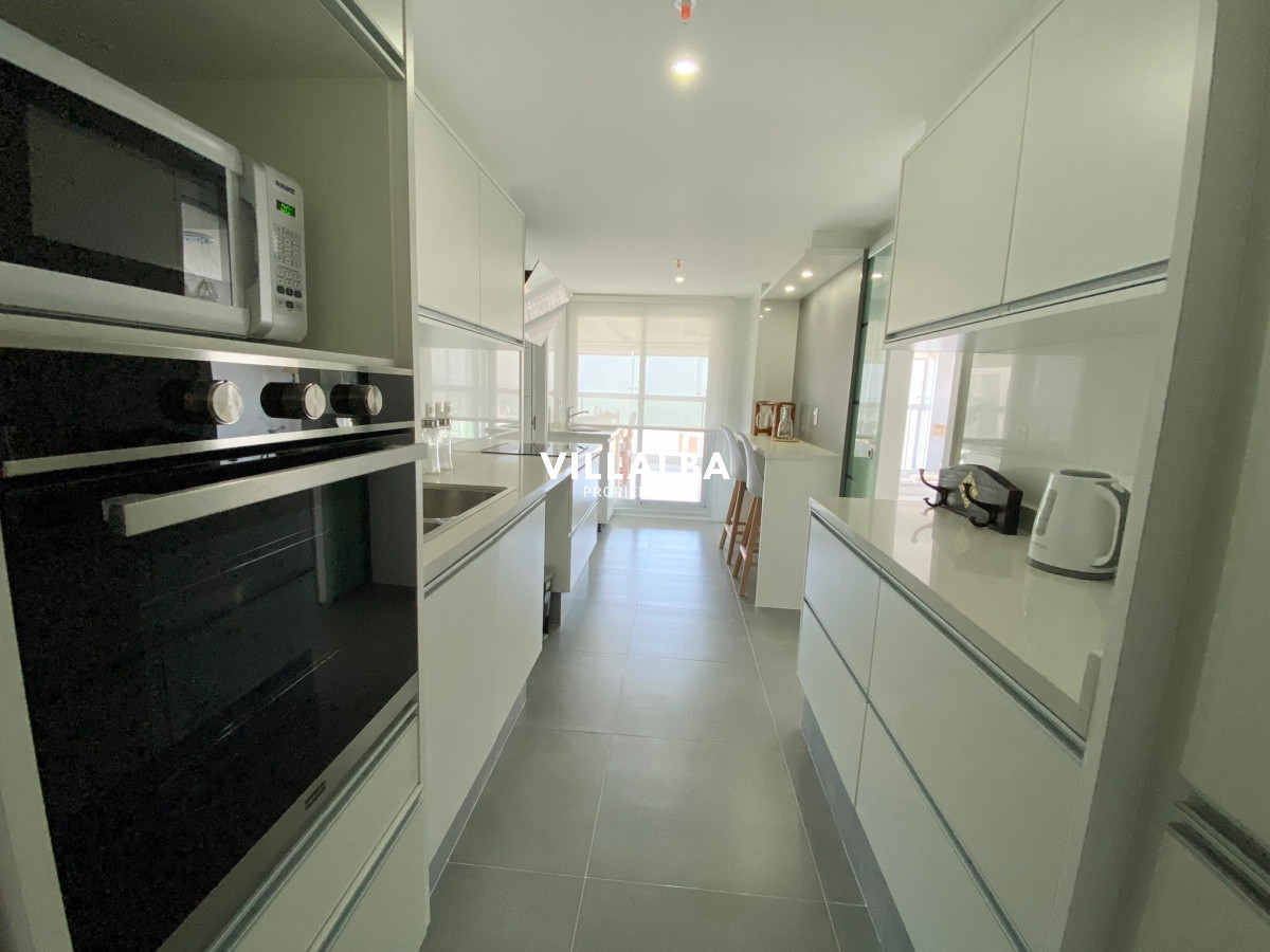 Apartamento ID.4303 - Apartamento en venta de 3 dormitorios en Miami Boulevard, Punta del Este.