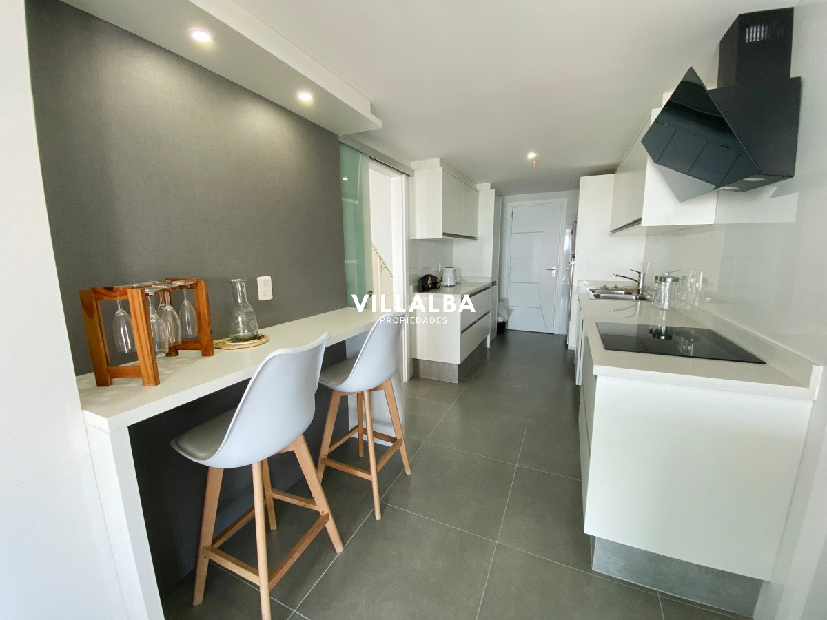 Apartamento ID.4303 - Apartamento en venta de 3 dormitorios en Miami Boulevard, Punta del Este.