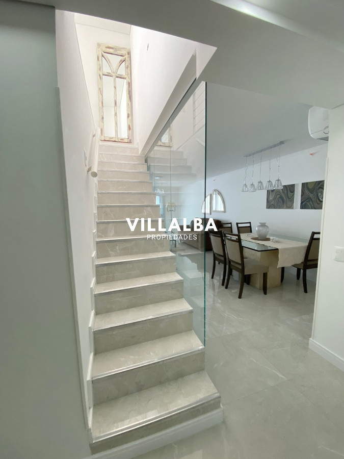 Apartamento ID.4303 - Apartamento en venta de 3 dormitorios en Miami Boulevard, Punta del Este.