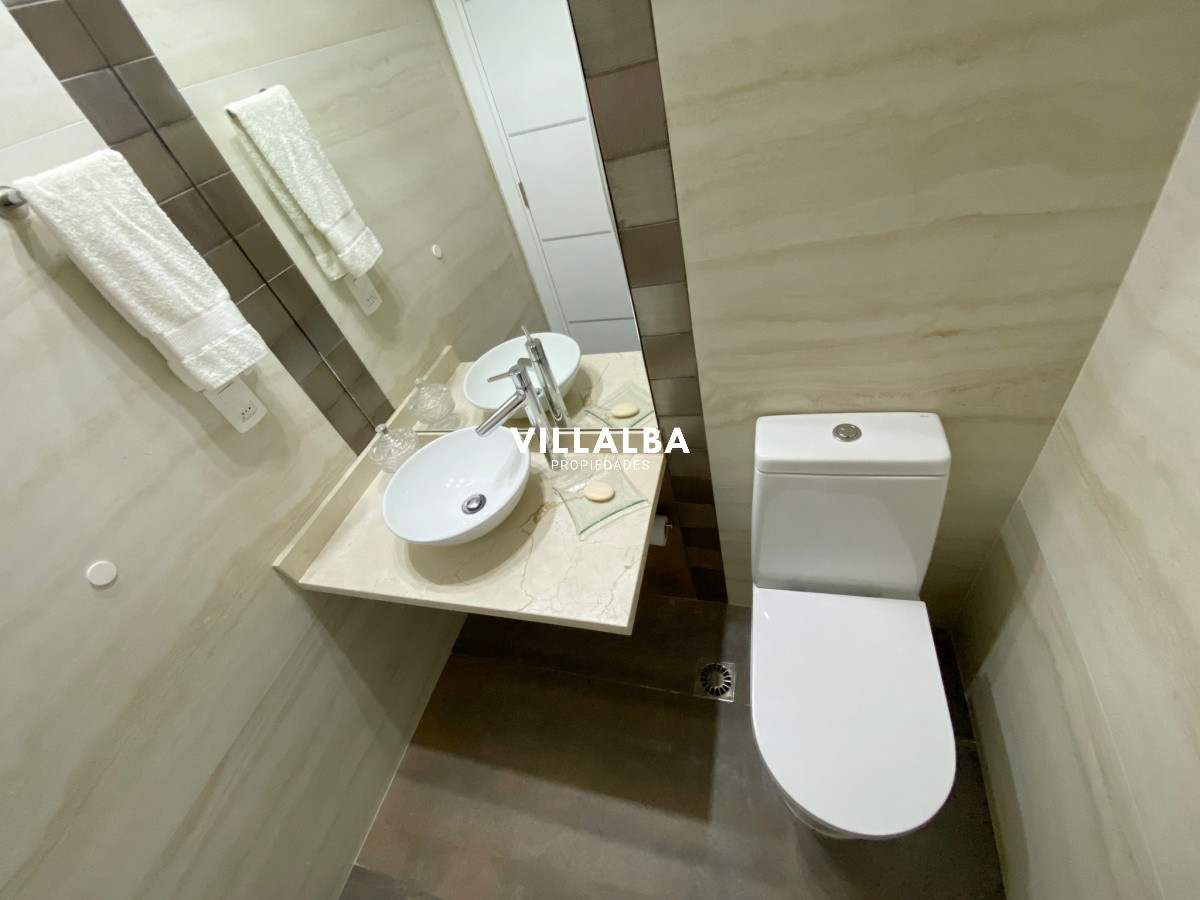 Apartamento ID.4303 - Apartamento en venta de 3 dormitorios en Miami Boulevard, Punta del Este.